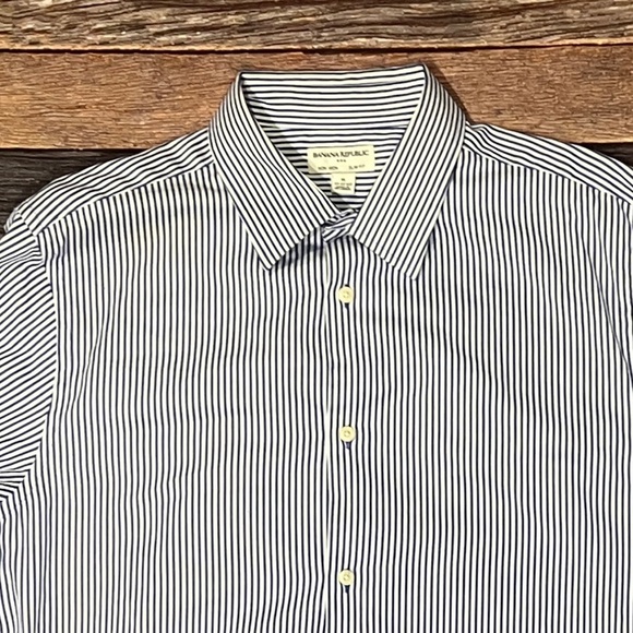Banana Republic Slim Fit Men's Striped Blue and White Long Sleeve Dress Shirt - Picture 2 of 4
